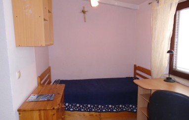 House in Tisno with Five Apartments TP42