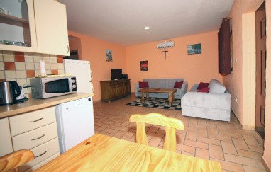 House in Tisno Near the Festival TP181