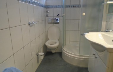 House in Tisno with Five Apartments TP42