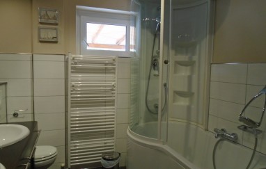 House in Tisno with Five Apartments TP42