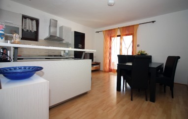Tisno House  TP662