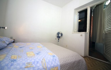 House in the center of Tisno TP73