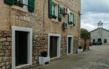 House in the center of Tisno TP135