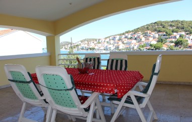 House with Outdoor Pool in Tisno TP45