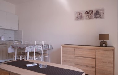Seafront house in Tisno  TP97
