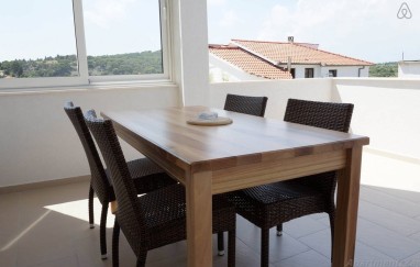 House in Tisno Near the Festival Site TP107