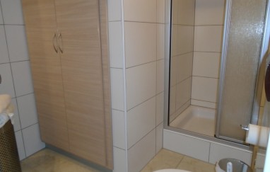 House in Tisno with Five Apartments TP42