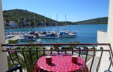 Seafront House in Tisno TP92