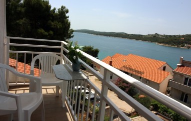 House in Tisno Near the Festival Site TP164