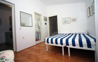 House with Outdoor Pool in Tisno TP45