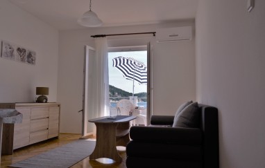 Seafront house in Tisno  TP97