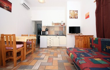House in Tisno Near the Festival TP181