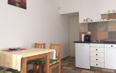 Guest House in Tisno Near the Festival (8+2)