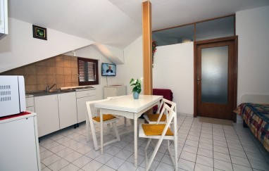 House in Tisno Near the Festival Site TP164