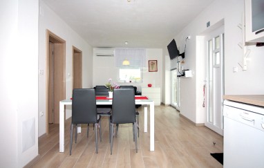 House in Tisno Near the Festival TP190