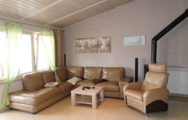House in Tisno with Five Apartments TP42