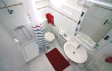 House with Outdoor Pool in Tisno TP45