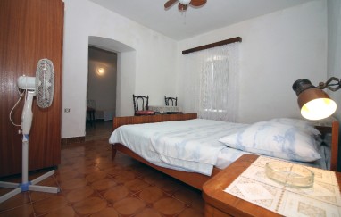 House in the center of Tisno TP73