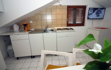 House in Tisno Near the Festival Site TP164