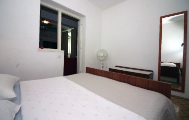 House in the center of Tisno TP73