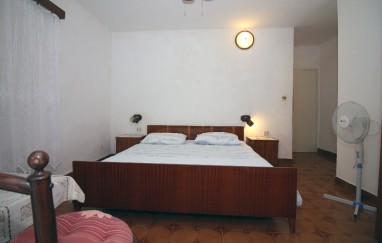 House in the center of Tisno TP73