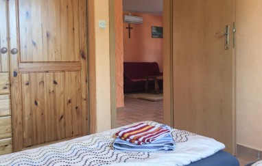 Guest House in Tisno Near the Festival (8+2)