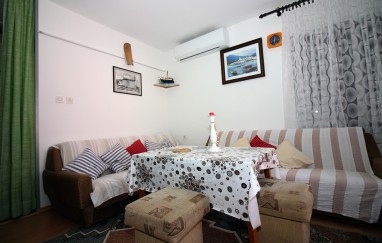House in Tisno - 5 Minutes Walk From the Festival Site  TP131