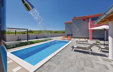 House with Pool in Dubrava near Tisno TP141