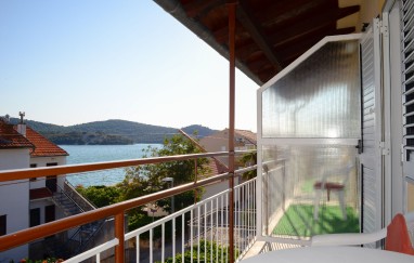 Tisno House TP101