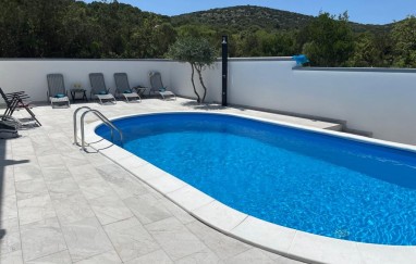 House in Ivinj TP300