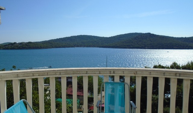 2Bedroom Apartment Near the Beach in Tisno (4+2) TP65A