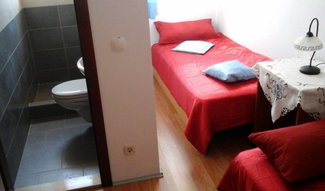 Room in Tisno Near the Festival Site (2+0) TP23E