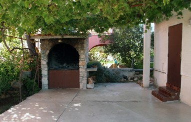 House in Tisno - 5 Minutes Walk From the Festival Site  TP131