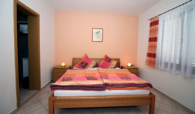 4 Bedroom Apartment in Tisno (8+0) TP145