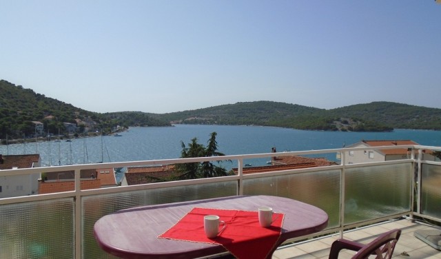 Seaview Apartment in Tisno Near the Center (4+2) TP24A