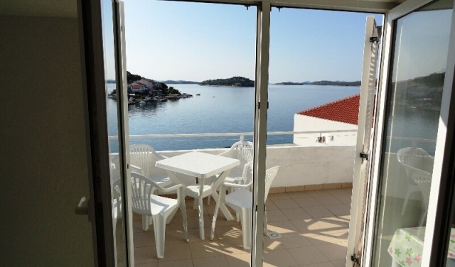 Tisno Apartment with Seaview (2+2)  TP163A9