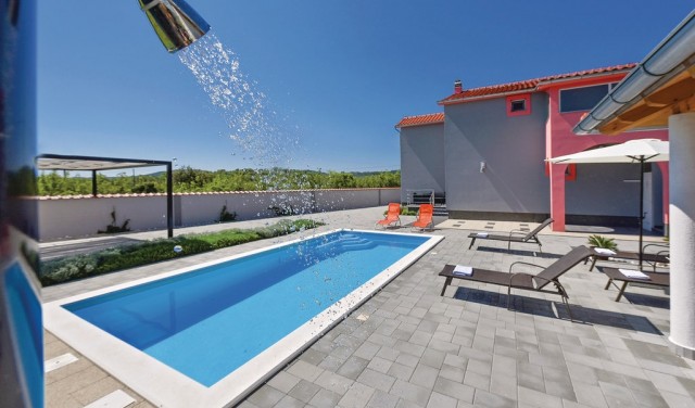 Apartment in Dubrava near Tisno with outdoor pool (3+1 ) TP141B