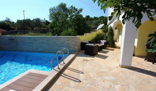 Guest House in Tisno Near the Festival (8+6)