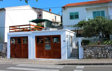 Seafront House in Tisno TP32