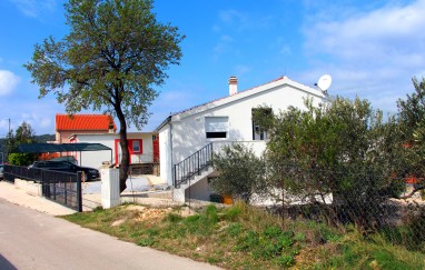House in Tisno Near the Festival TP190